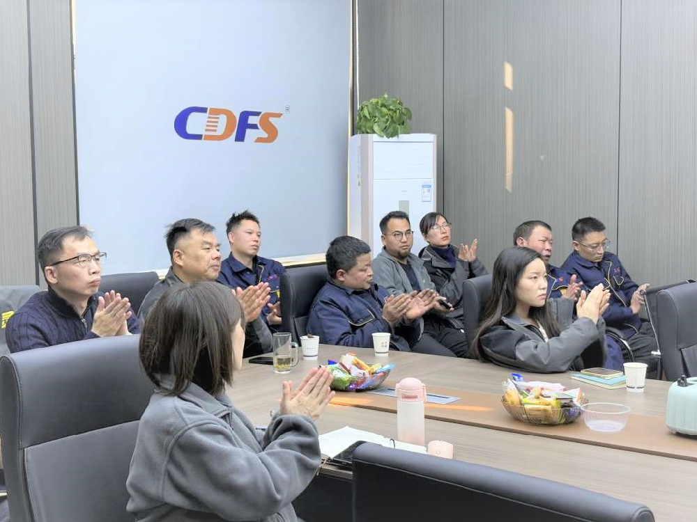 多靈年度經(jīng)營分析會(huì)盛況啟幕，共繪2025發(fā)展新藍(lán)圖